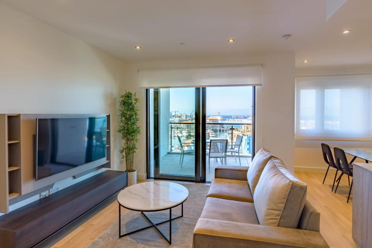 Luxury Modern Apartment With Exceptional Views! Hosted By Sweetstay Гибралтар Екстериор снимка