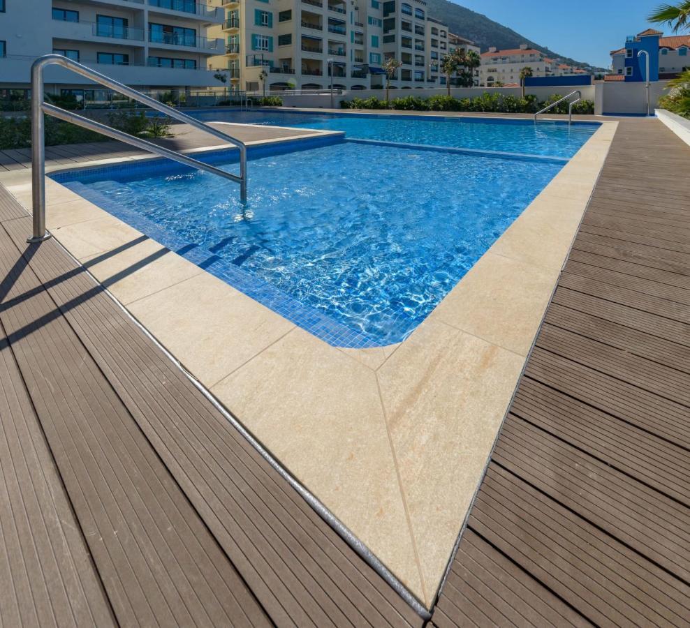 Luxury Modern Apartment With Exceptional Views! Hosted By Sweetstay Гибралтар Екстериор снимка